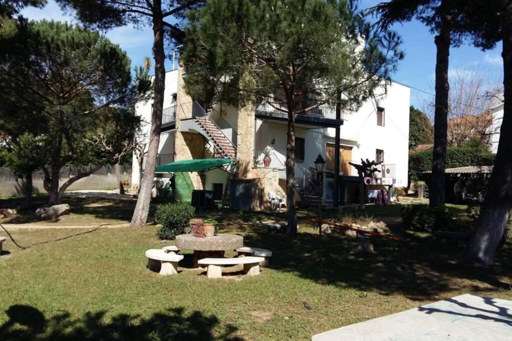 Apartamento al lado de la playa con parking y jardín Platja d'Aro Exterior foto